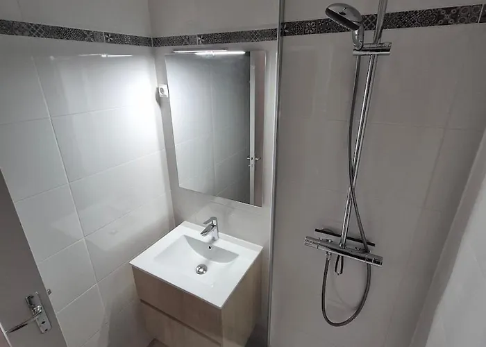 아파트 La Desirade J, Renove Avec Parking, Centre Port